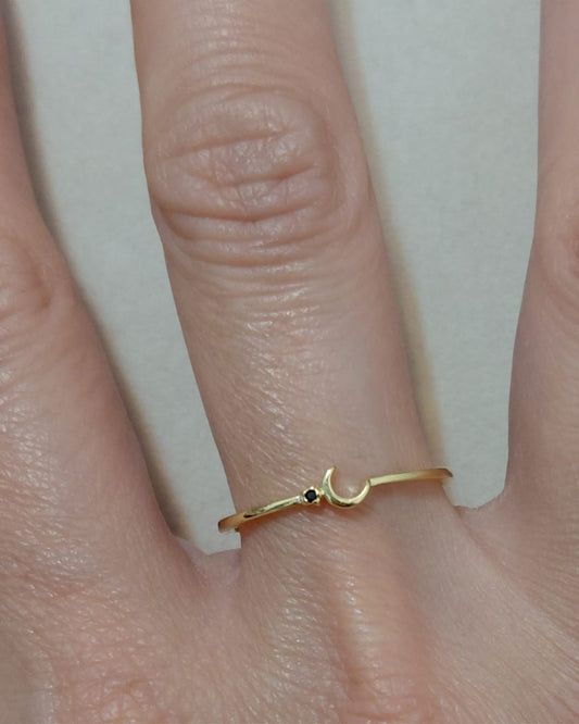 Anillo Dorado Luna Circonita Negra