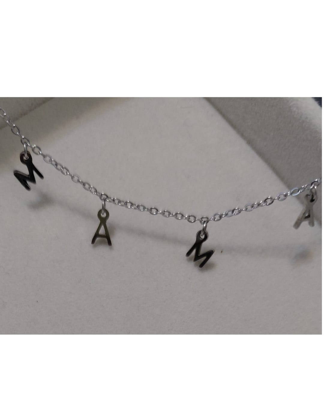Pulsera Mamá con Letras Colgantes