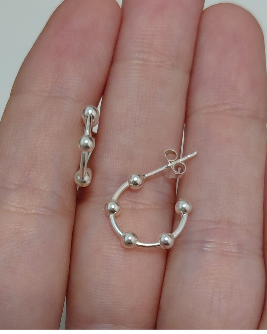 Aritos de Plata con Bolitas Intercaladas
