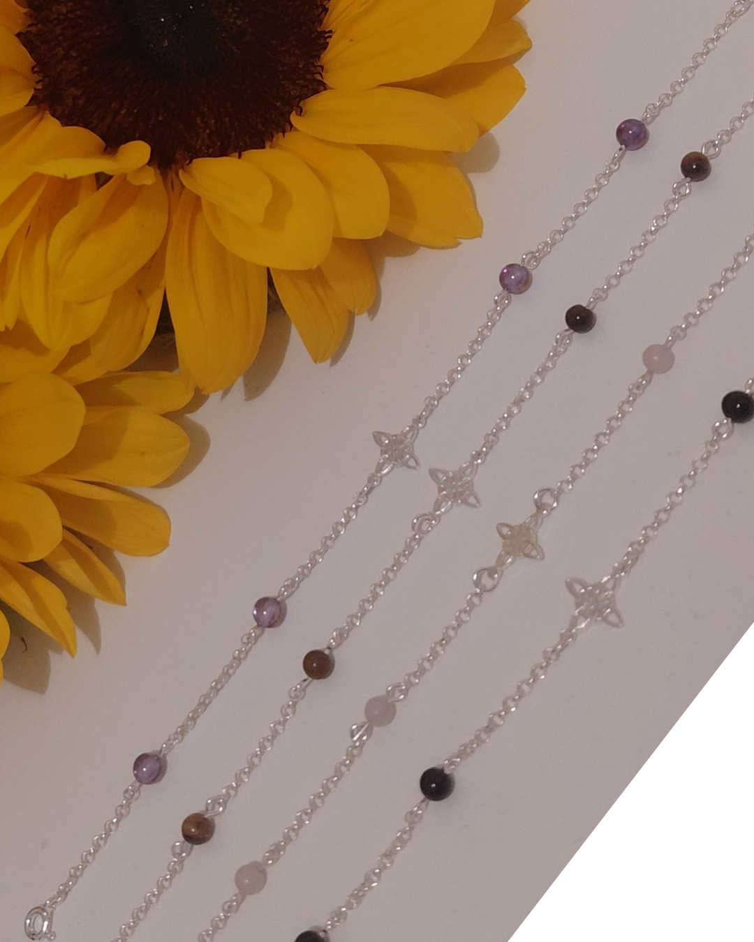 Pulsera Plata Nudo de Bruja con Piedras Naturales