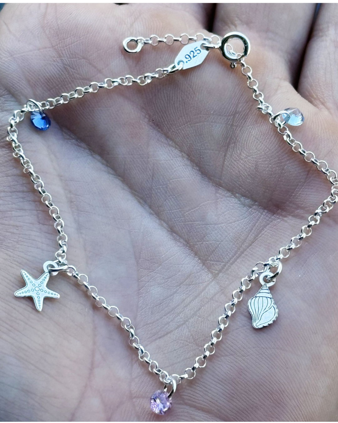 Tobillera de Plata de Ley con Circonitas y Colgantes Marinos