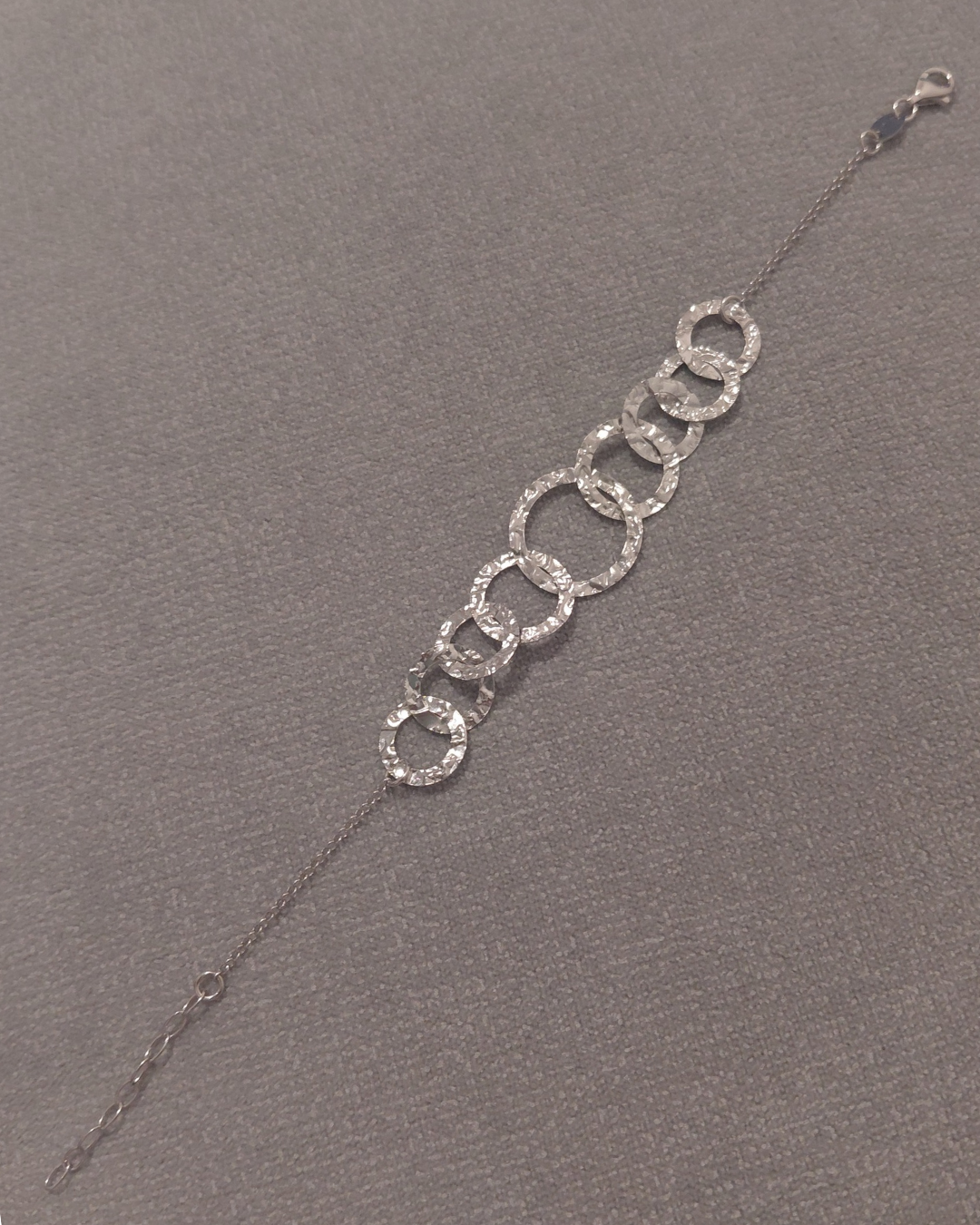 Pulsera Círculos Eternos Brillo Martillado