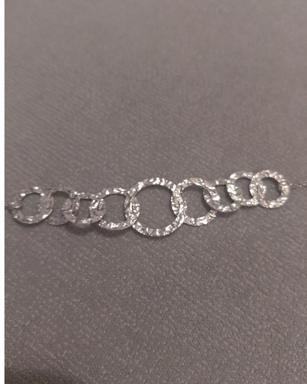 Pulsera Círculos Eternos Brillo Martillado