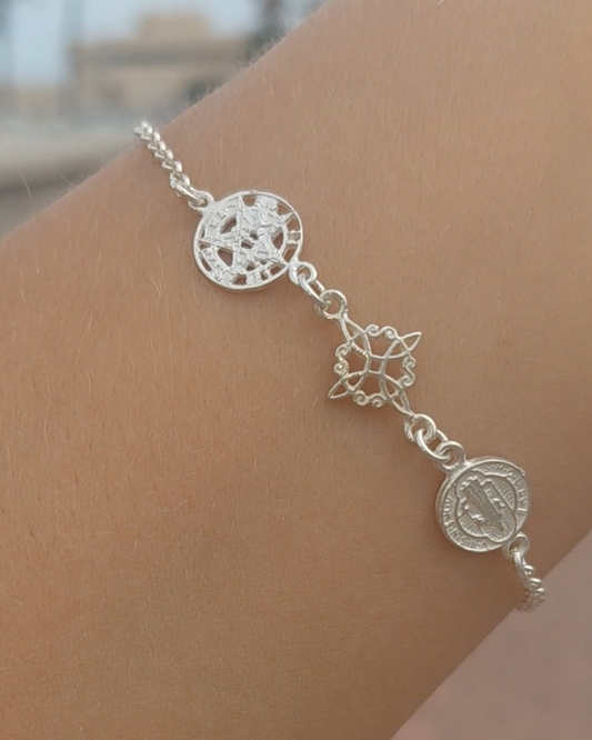 Pulsera Triple Protección Plata – Tetragrámaton, Nudo de Bruja y San Benito