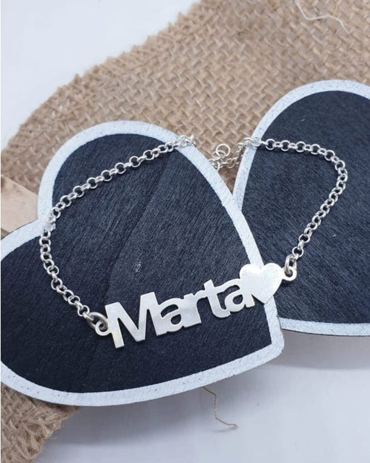 Esclava con nombre calado y corazón