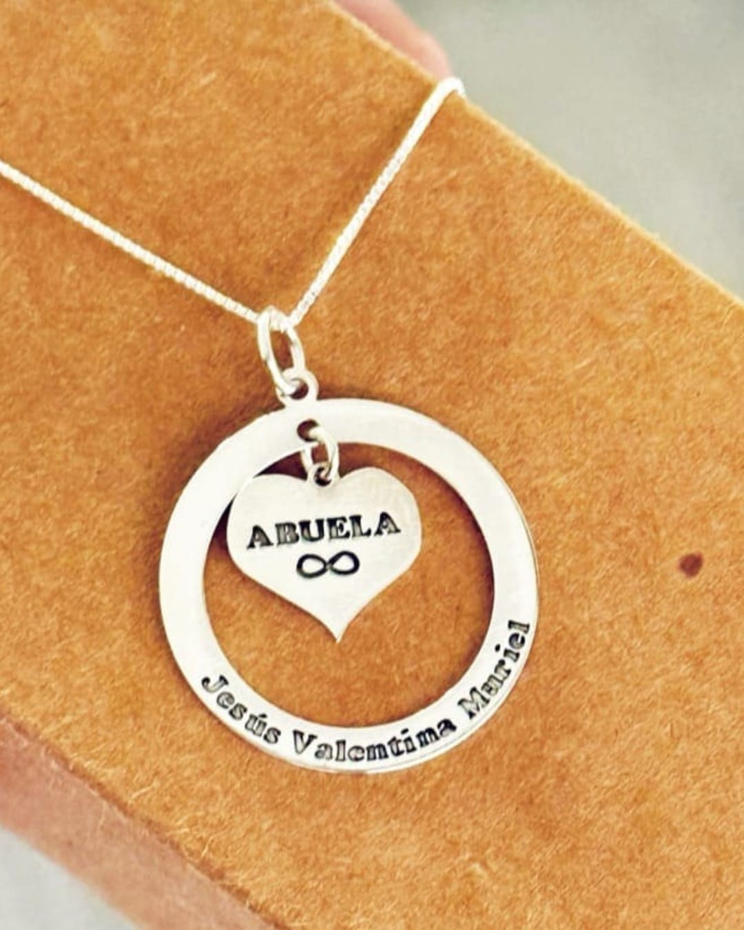 Collar Abuela Corazón con Aro Personalizado