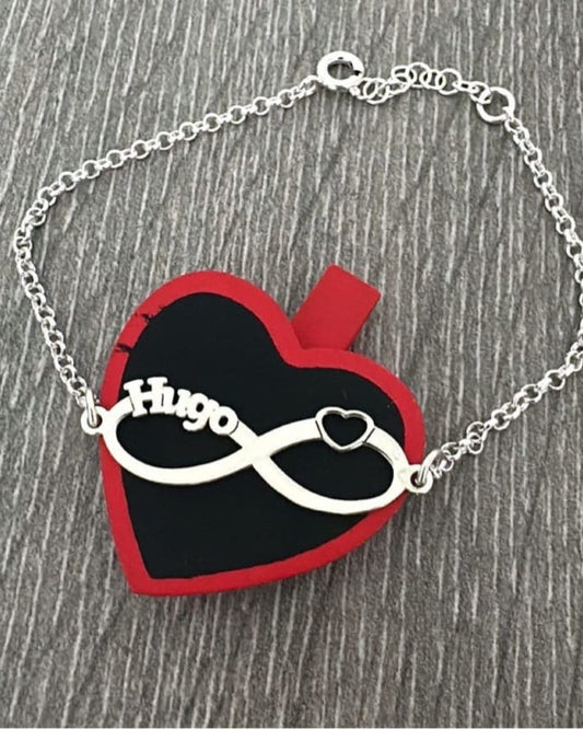 Pulsera Infinito con Nombre y Silueta de Corazón