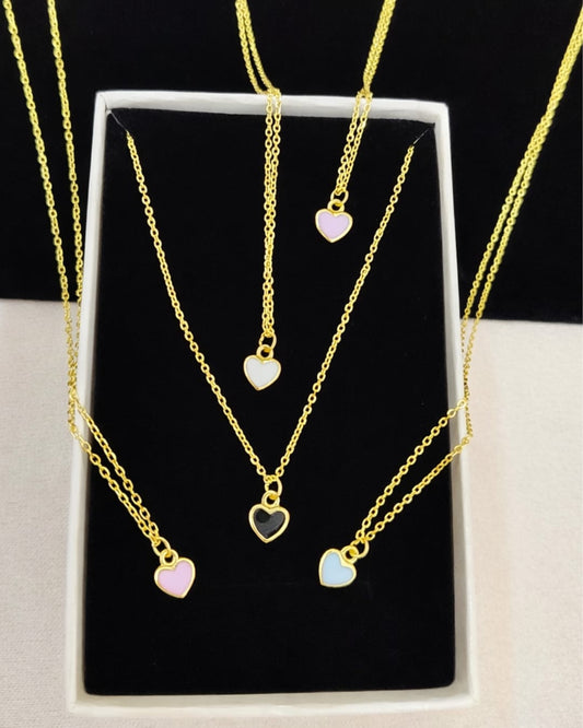 Collar Dorado Corazón con Esmalte de Color