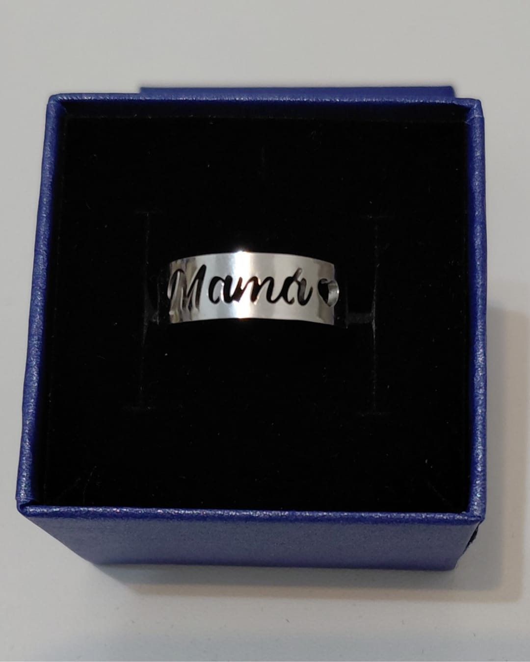 Anillo Calado Mamá o Abuela con Corazón