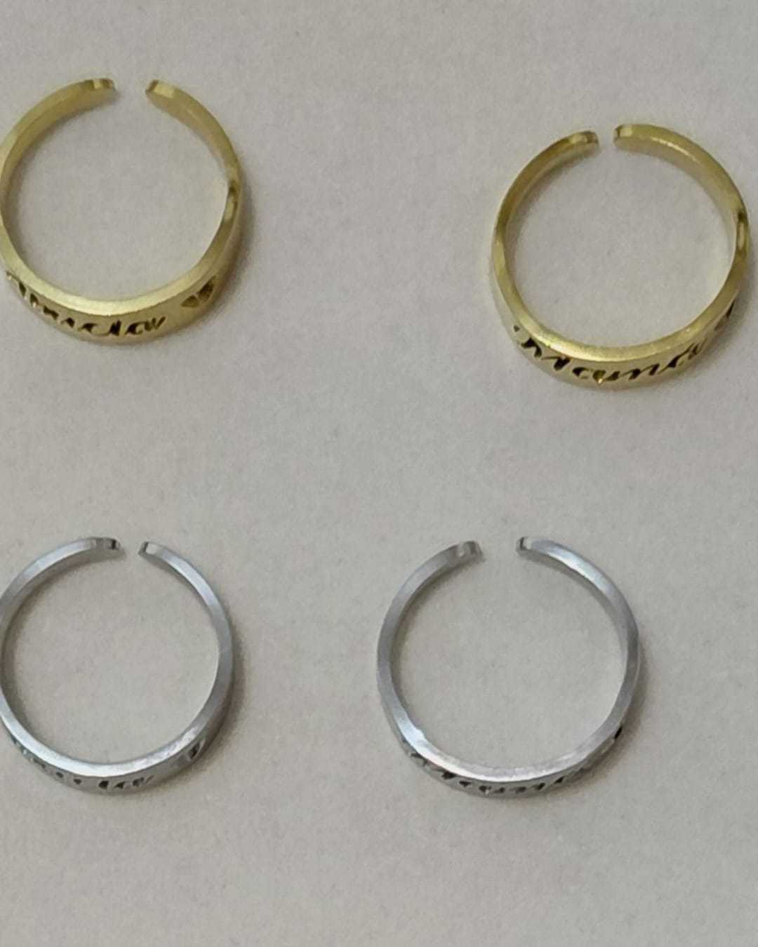 Anillo Calado Mamá o Abuela con Corazón