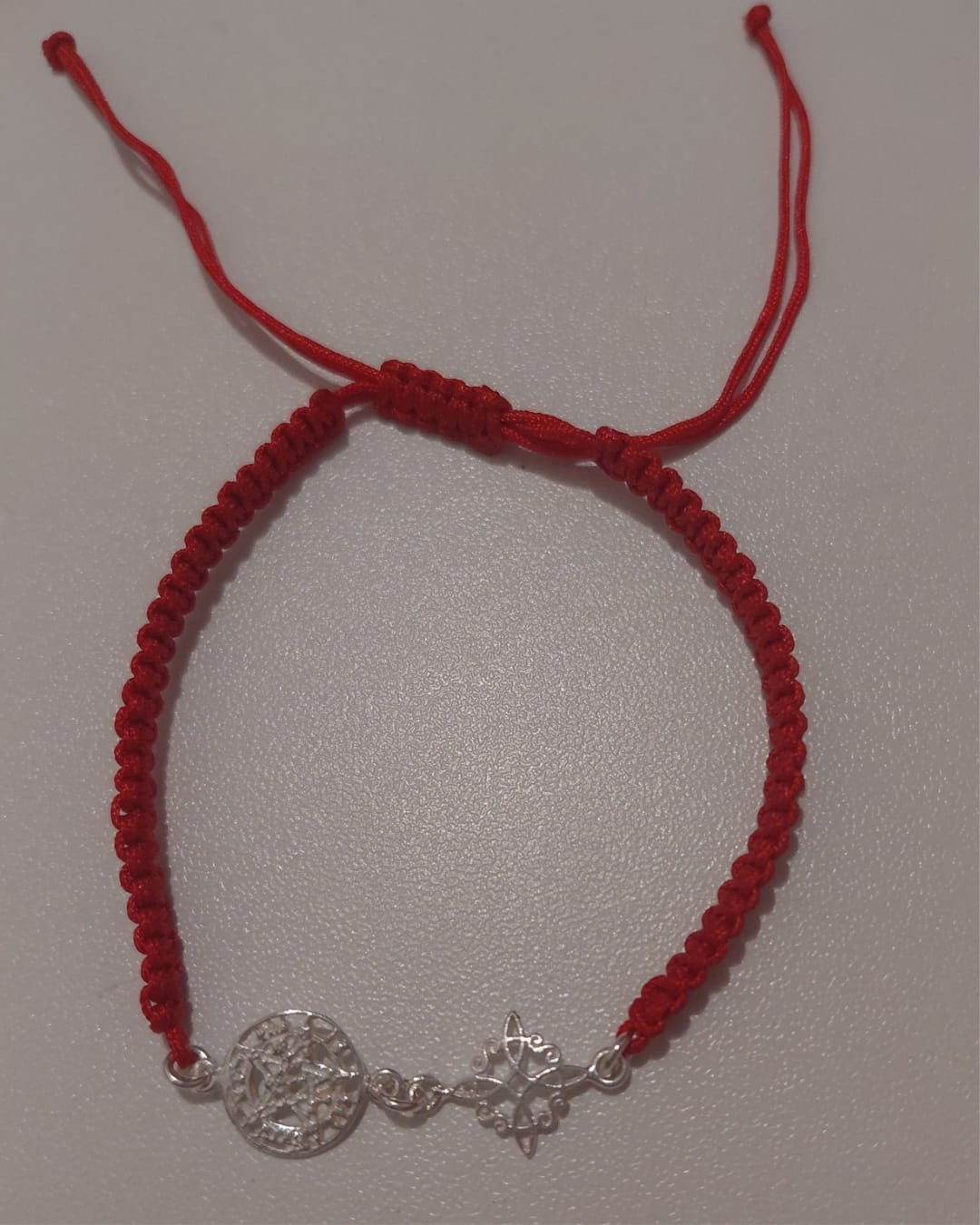 Pulsera Doble Protección Nudo de Bruja y Tetragramatón Macramé